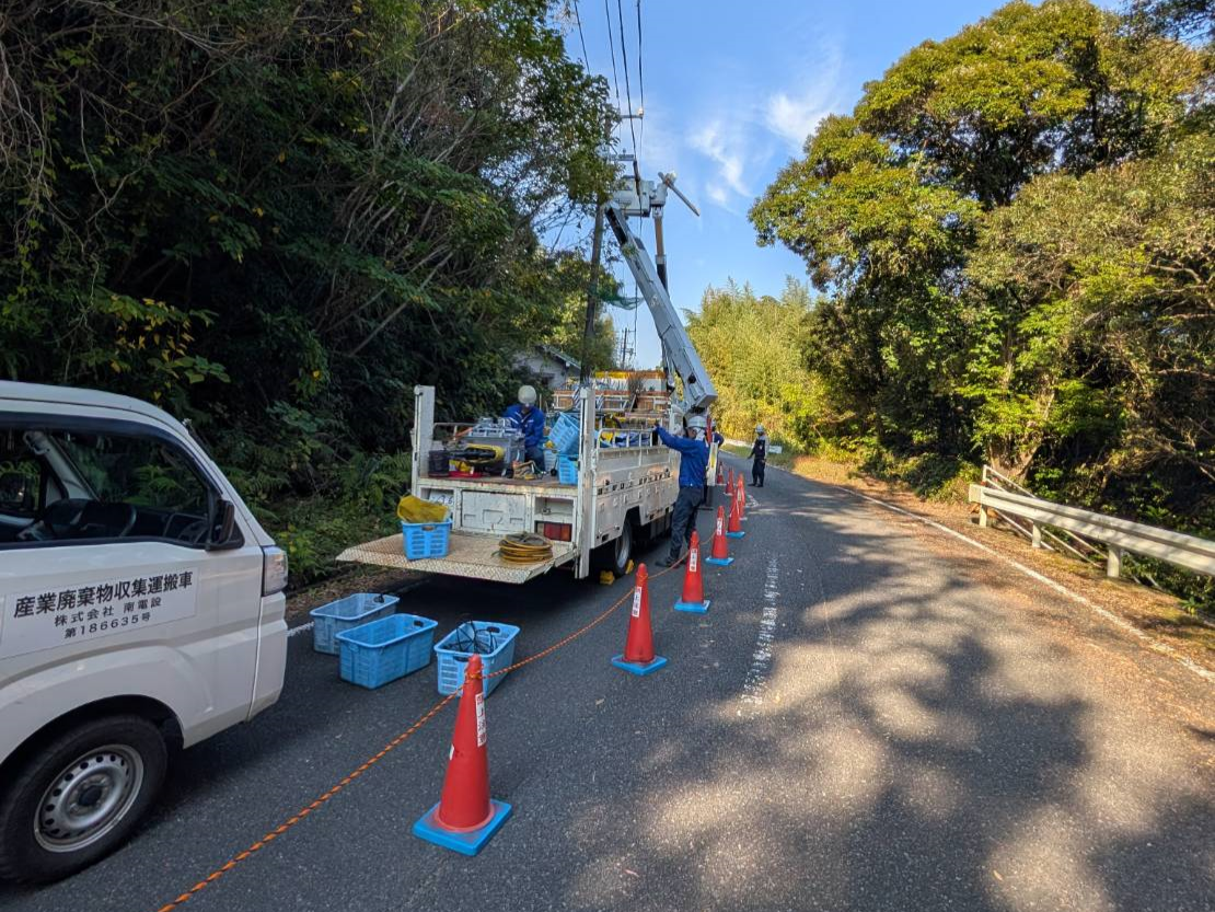 高所作業車の種類と使い分け|配電工事に必要な車両設備を完全ガイド
